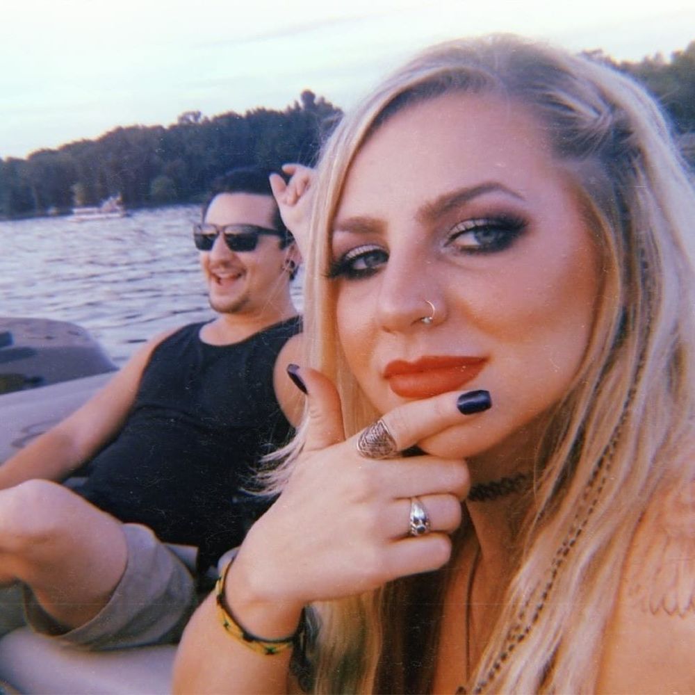 Meet your Posher, Danielle